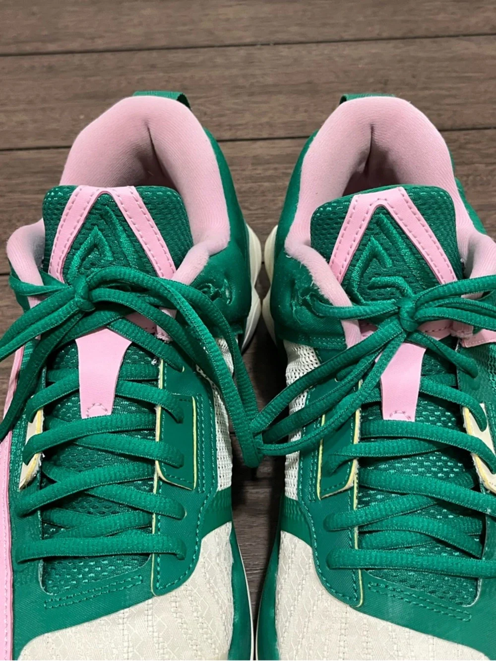 Nike‎ Giannis Immortality 3 Green Pink Coconut Milk Size 9.5 Basketball Sneakers